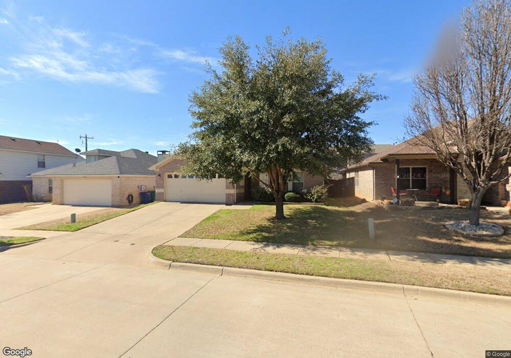 4102 Sapphire Ln, Granbury, TX 76049 - photo 1