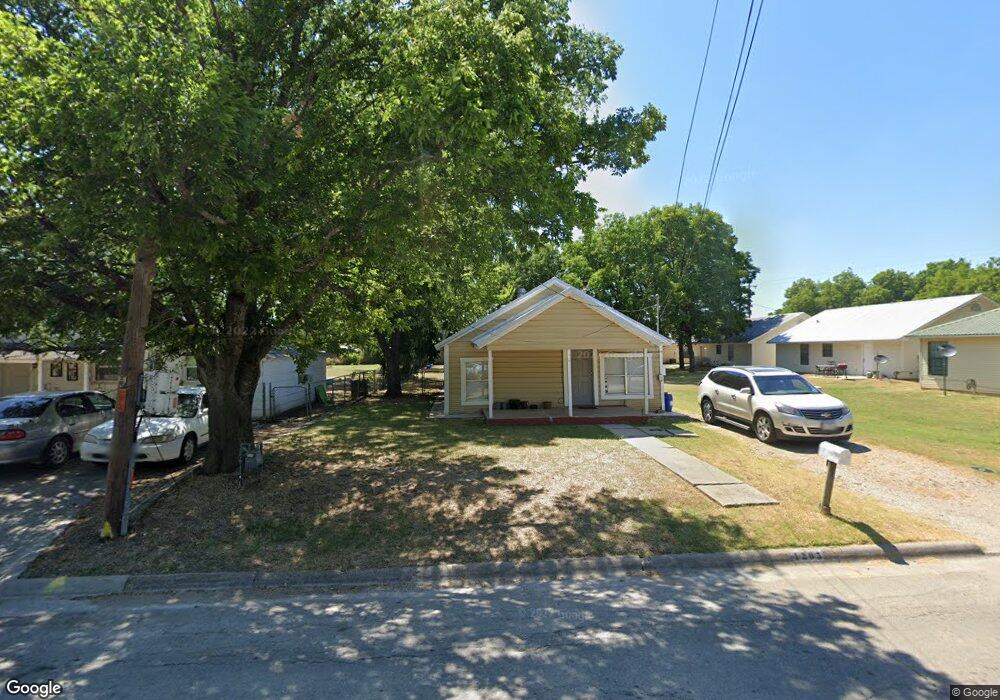 1205 S Clements St, Gainesville, TX 76240 - photo 1