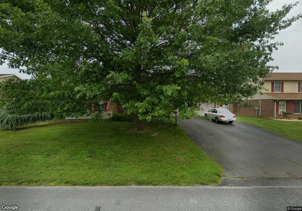 2751 Fillmore Dr, Chambersburg, PA 17201 - photo 1