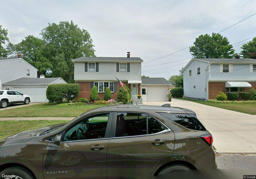 1443 Doebler Dr, North Tonawanda, NY 14120 - photo 1