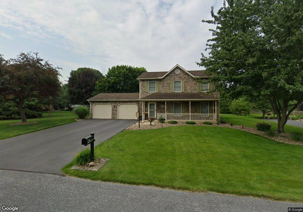 747 Franklin Square Dr, Chambersburg, PA 17201 - photo 1