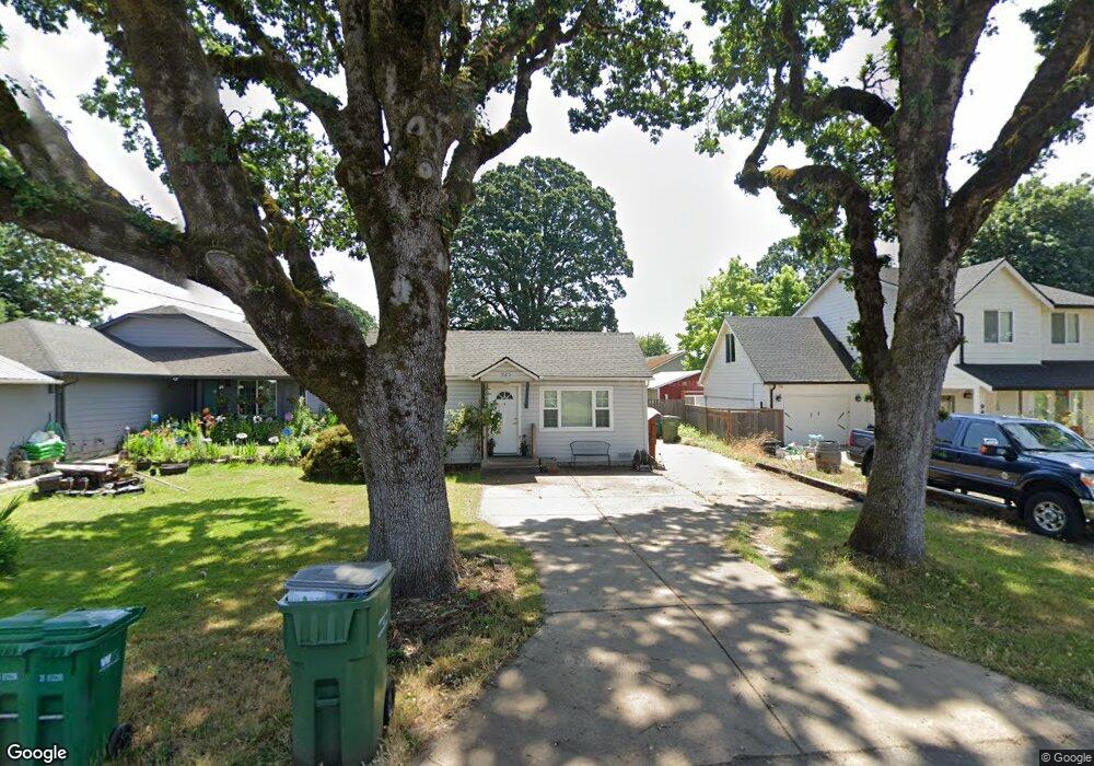 925 SE Maple St, Dundee, OR 97115 - photo 1