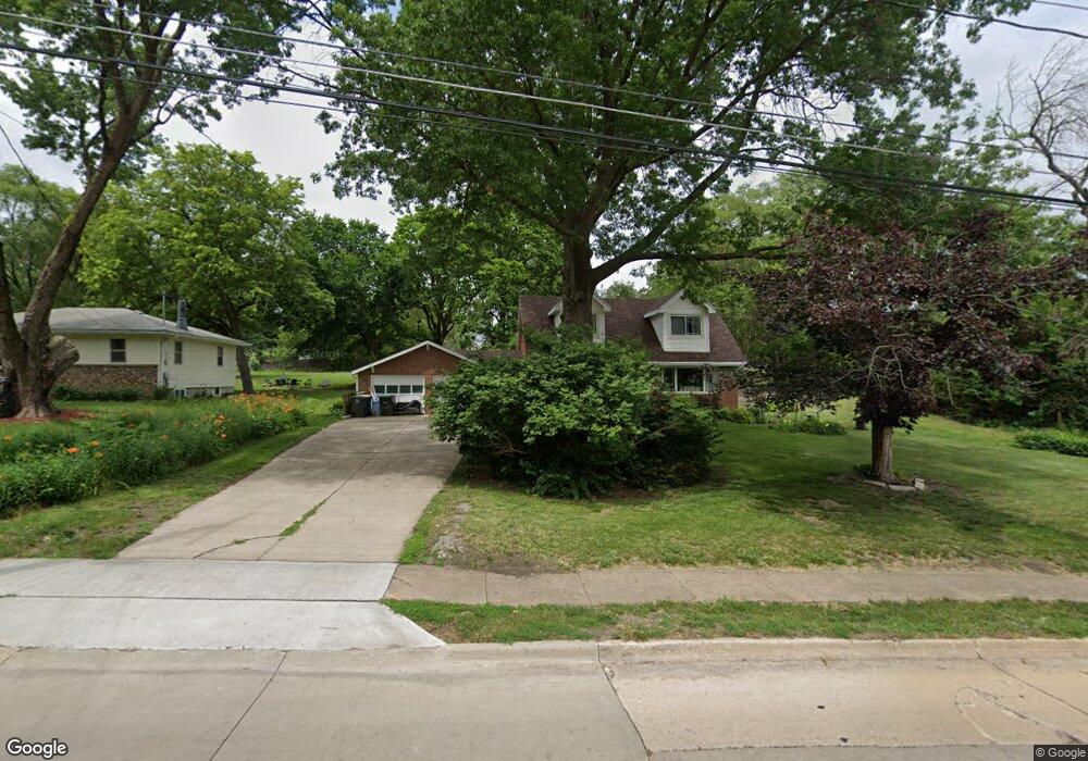 327 Leach Ave, Des Moines, IA 50315 - photo 1