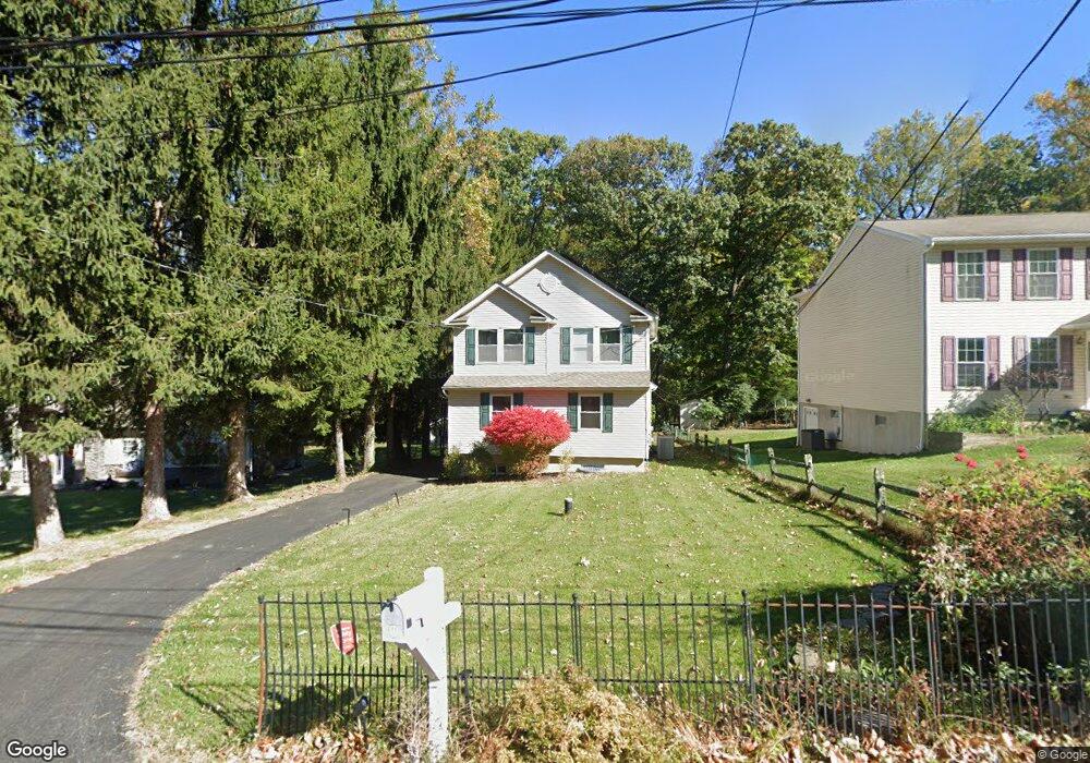 305 Valley View Ln, Berwyn, PA 19312 - photo 1