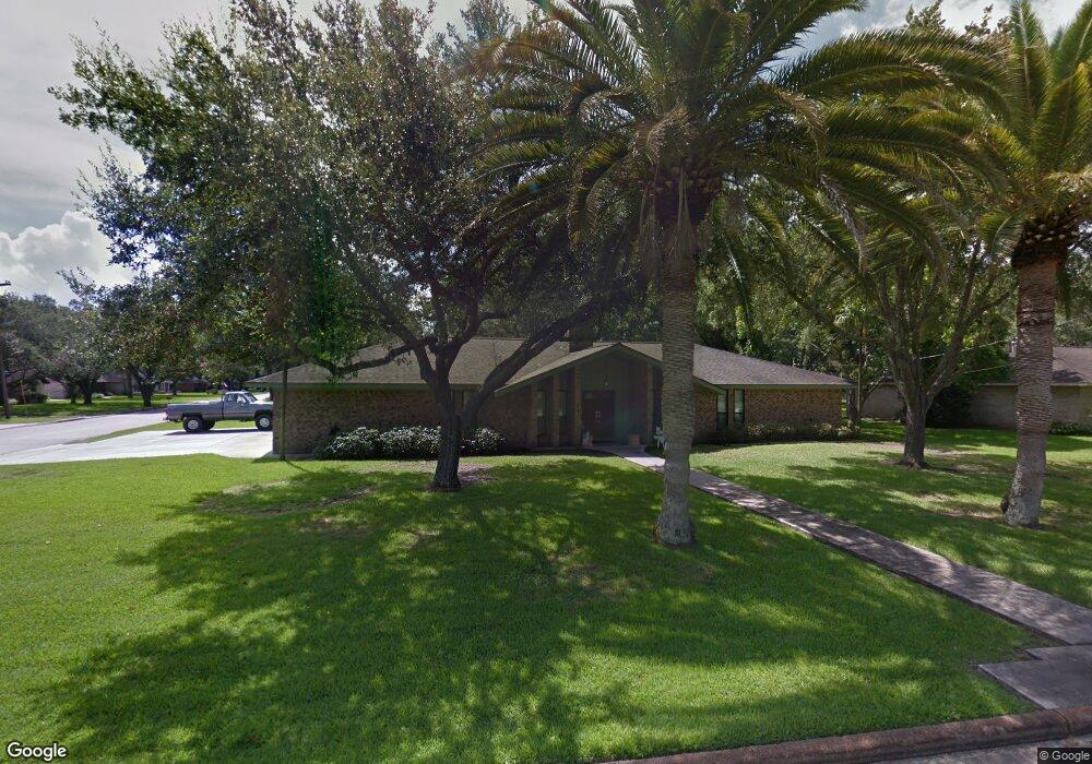 601 Misty Ln, Friendswood, TX 77546 - photo 1