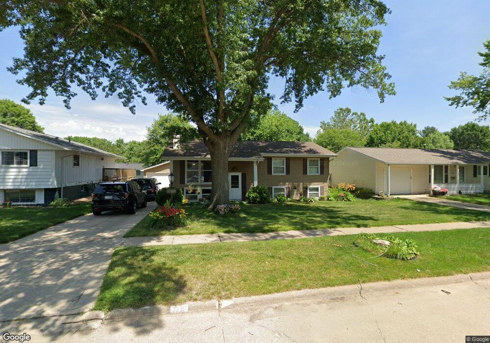 3230 44th St NE, Cedar Rapids, IA 52402 - photo 1