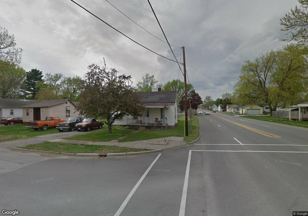 631 N Sherman St, Lincoln, IL 62656 - photo 1