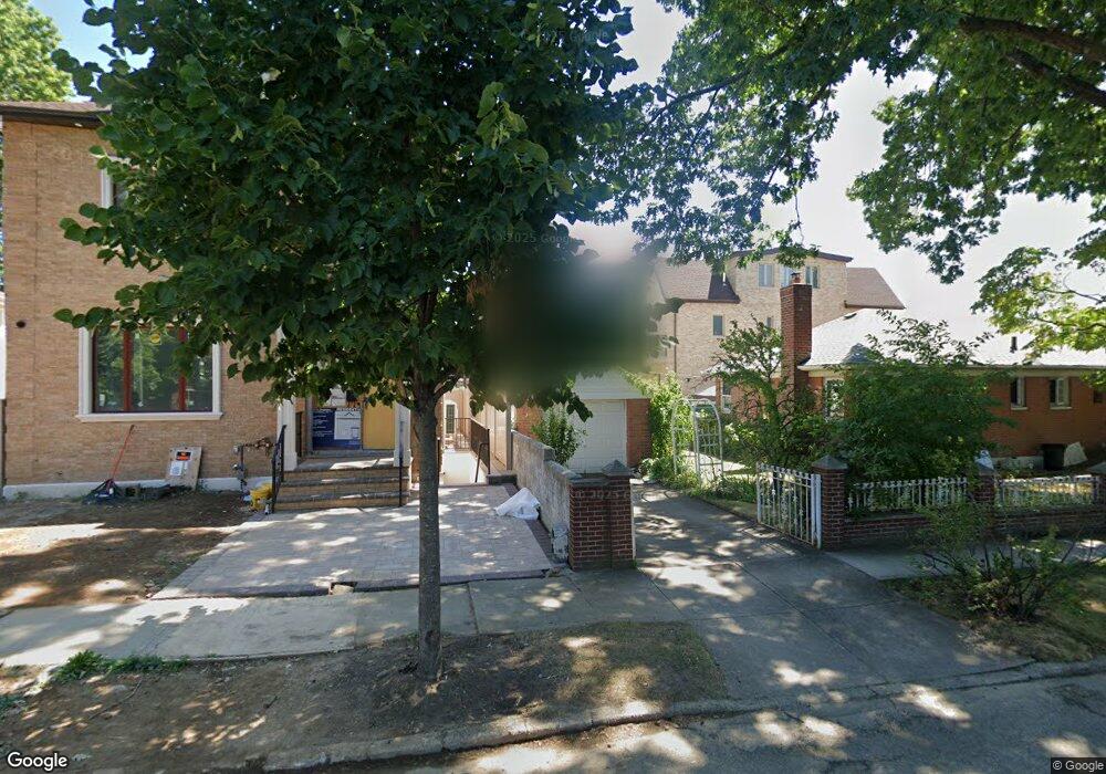 7325 170th St, Fresh Meadows, NY 11366 - photo 1