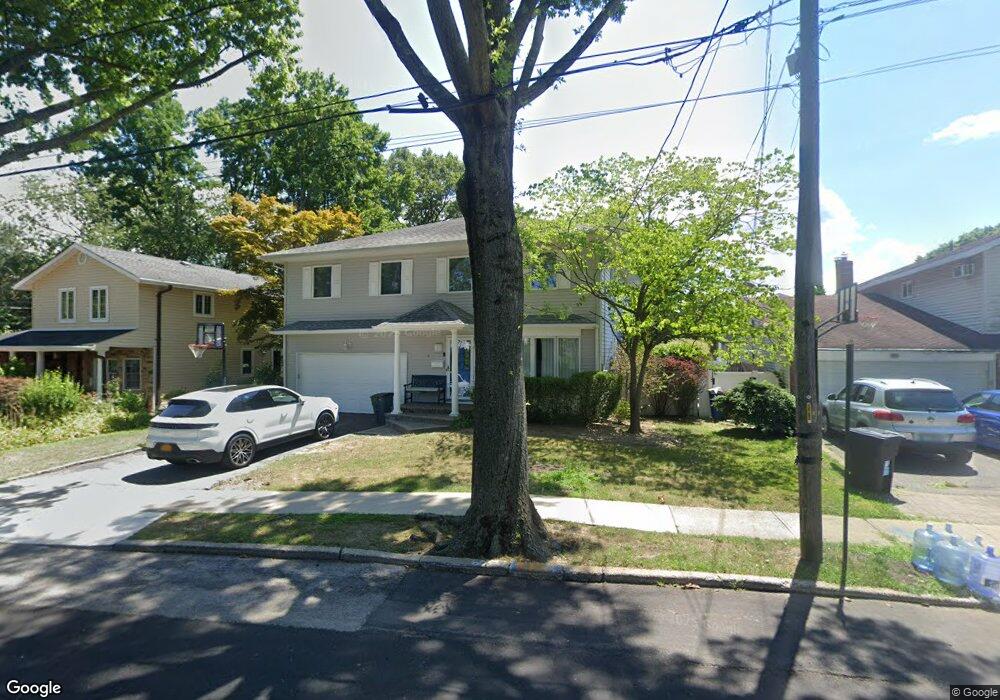 4 Bay Dr, Port Washington, NY 11050 - photo 1