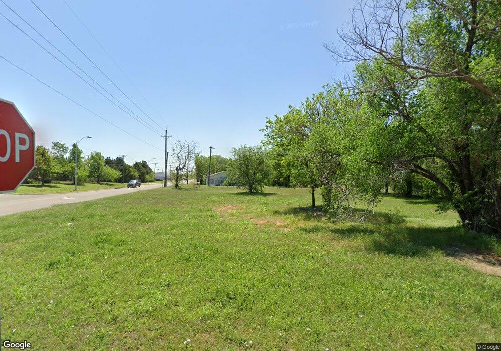 102 W Magnolia Ave, Duncan, OK 73533 - photo 1