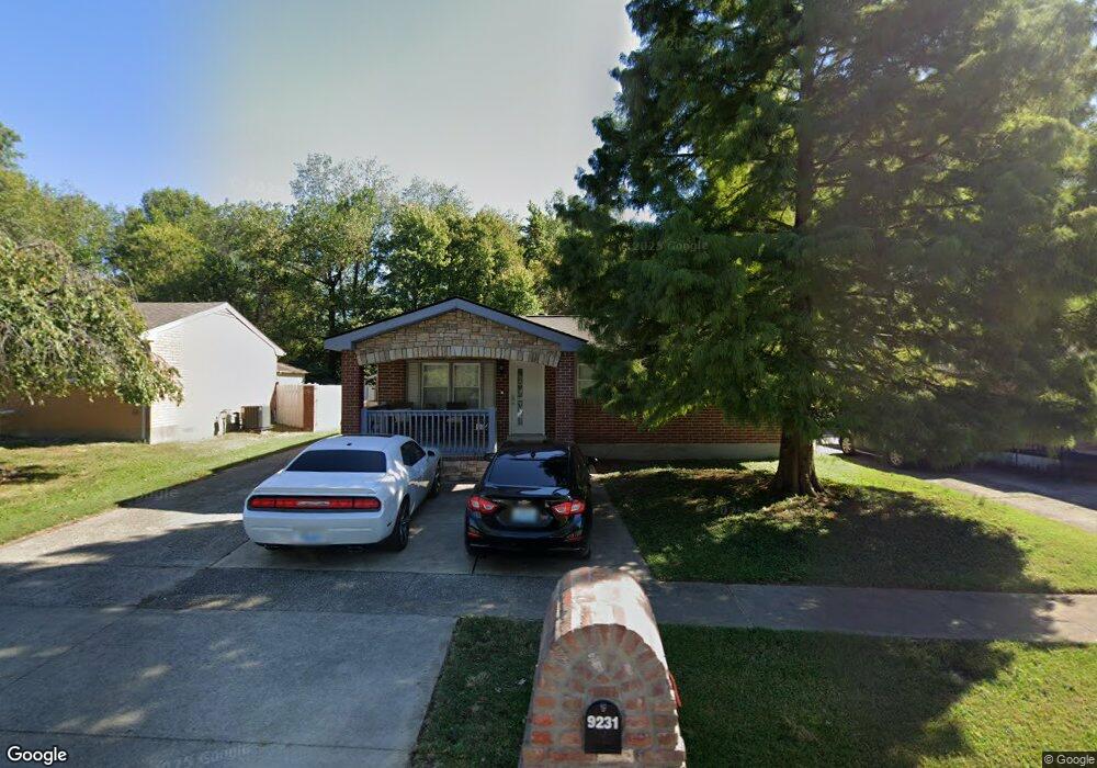 9231 Lantana Dr, Louisville, KY 40229 - photo 1