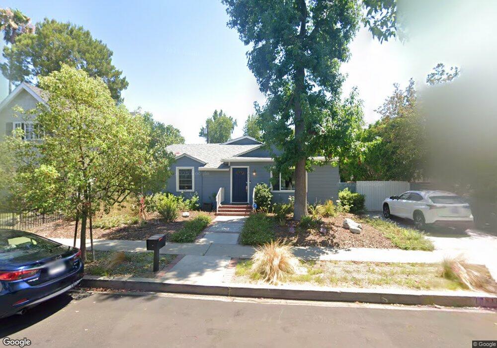 13910 Peach Grove St, Sherman Oaks, CA 91423 - photo 1