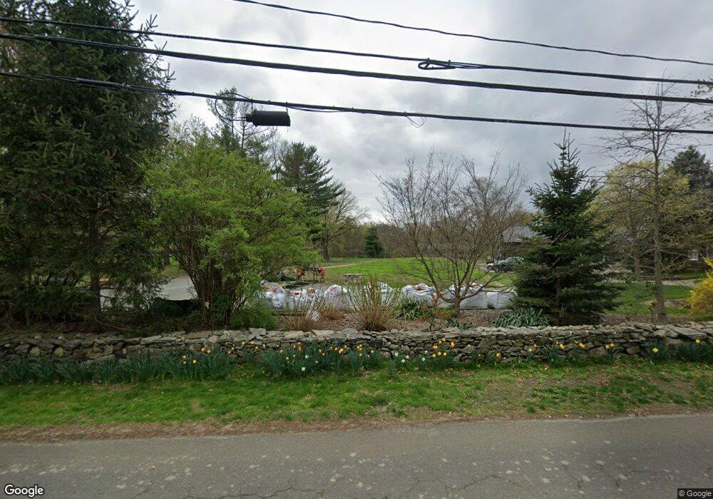 56 Locust Rd, Greenwich, CT 06831 - photo 1