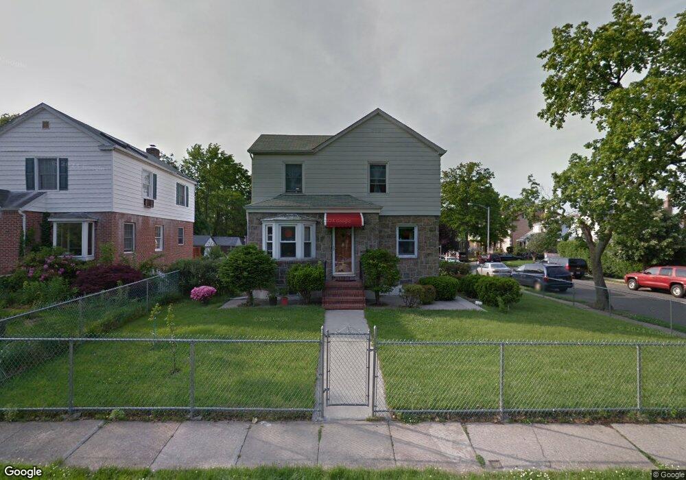 18119 69th Ave, Fresh Meadows, NY 11365 - photo 1