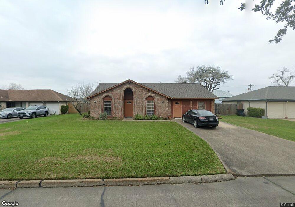 1722 Parkcrest St, Alvin, TX 77511 - photo 1