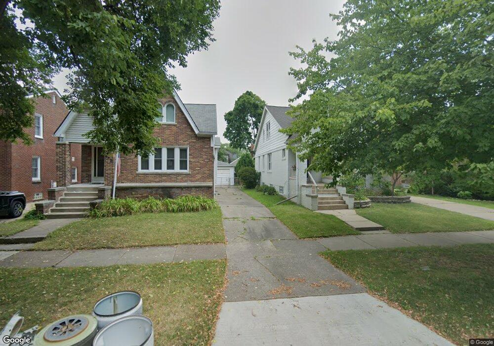 472 Cloverly Rd, Grosse Pointe Farms, MI 48236 - photo 1