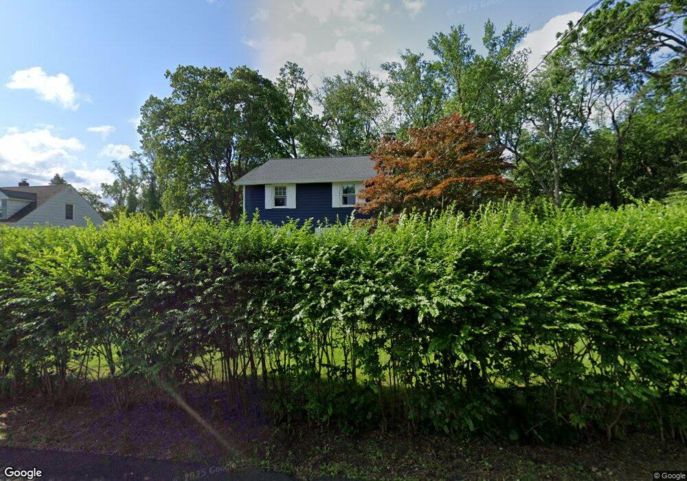 17 Bacon La, Colonie Tov, NY 12211 - photo 1