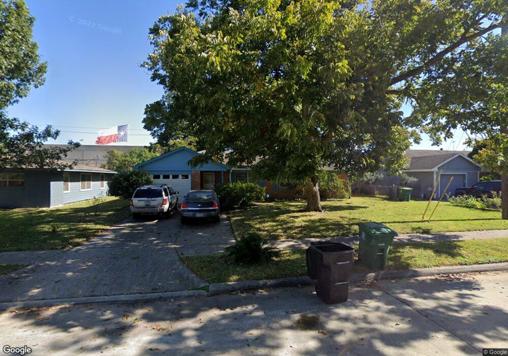 9110 Sunnywood Dr, Houston, TX 77088 - photo 1