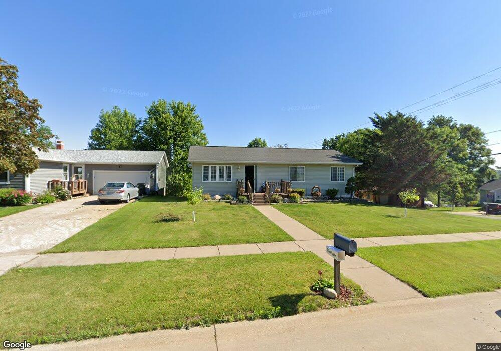 2604 Hopp Ln NW, Cedar Rapids, IA 52405 - photo 1