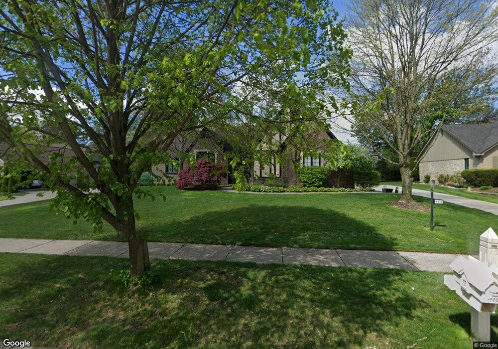 4911 Deepwood Dr, Troy, MI 48098 - photo 1