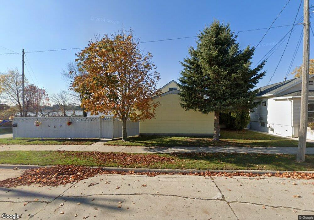 2402 W River St, Two Rivers, WI 54241 - photo 1