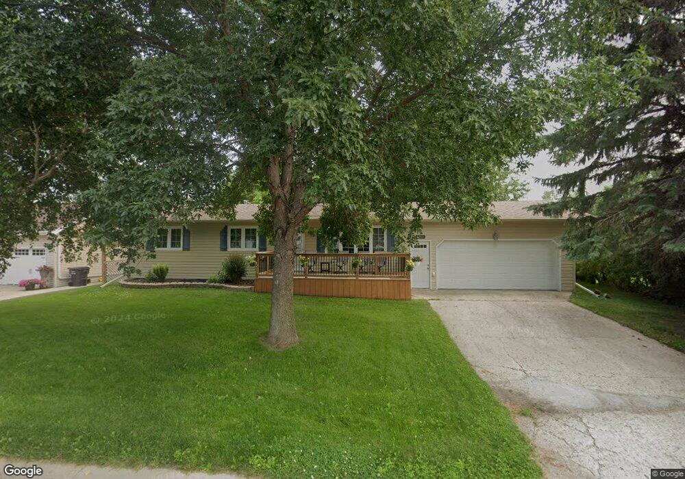 1319 10th St SW, Jamestown, ND 58401 - photo 1