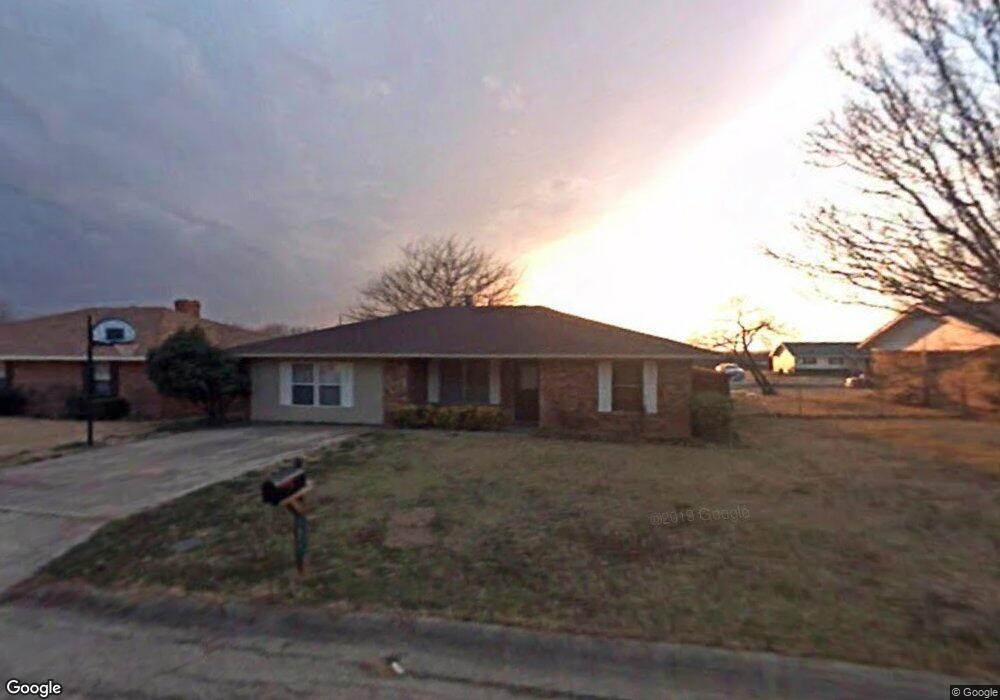 1927 Arkansas St, Gainesville, TX 76240 - photo 1