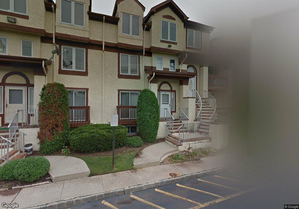 213 Michaels Ct, Woodbridge, NJ 07095 - photo 1