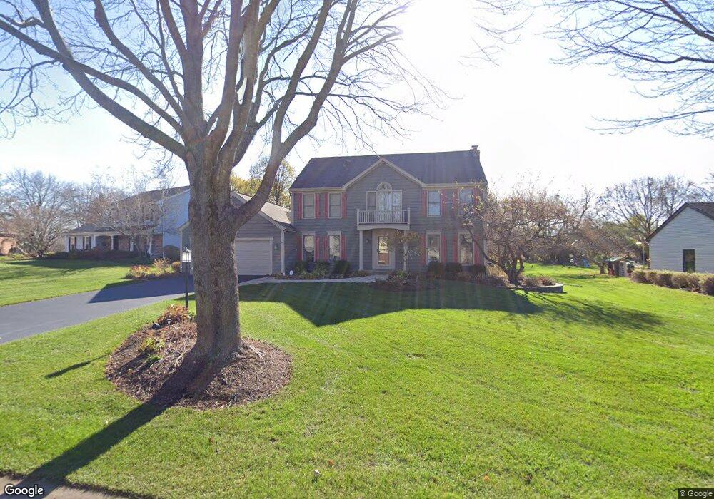 715 Sprucetree Ln, Algonquin, IL 60102 - photo 1