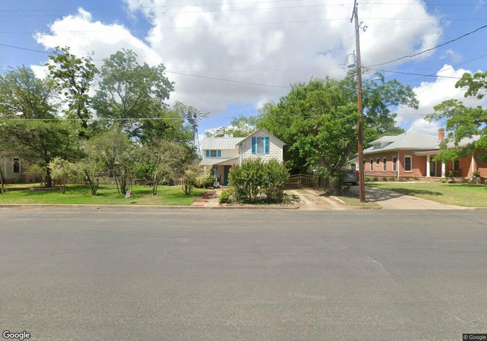 607 W Austin St, Fredericksburg, TX 78624 - photo 1