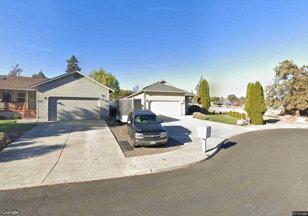 2905 SW Volcano Cir, Redmond, OR 97756 - photo 1