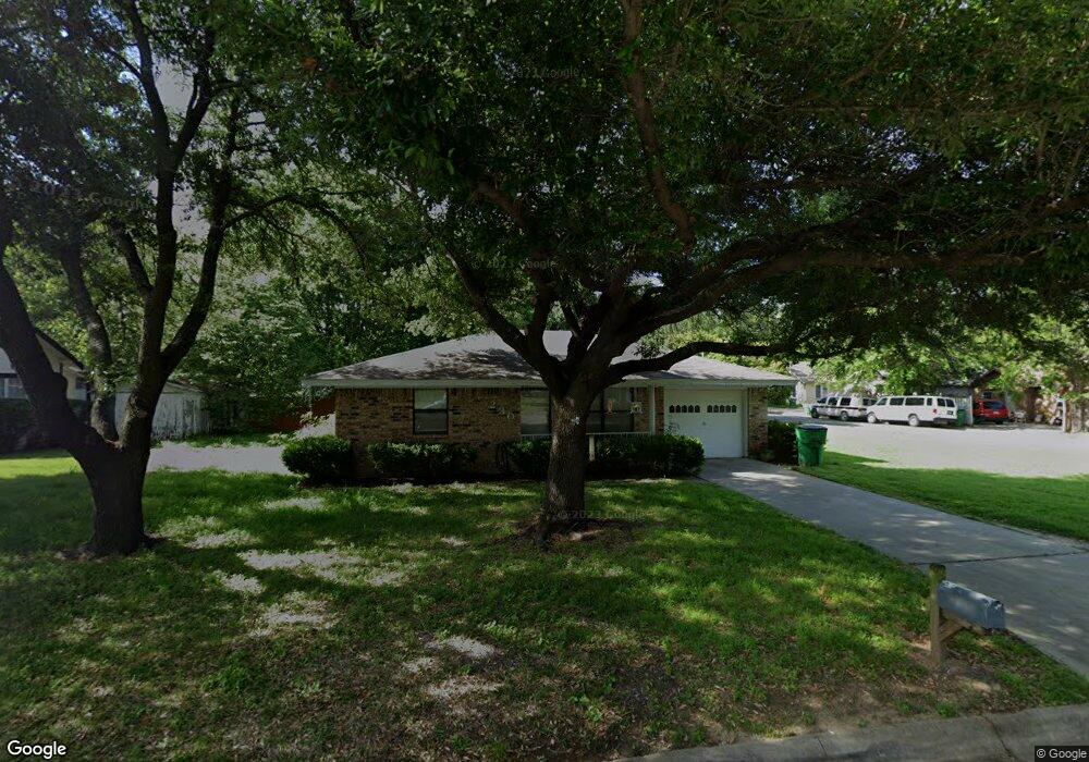 230 Mcclain St, Gainesville, TX 76240 - photo 1