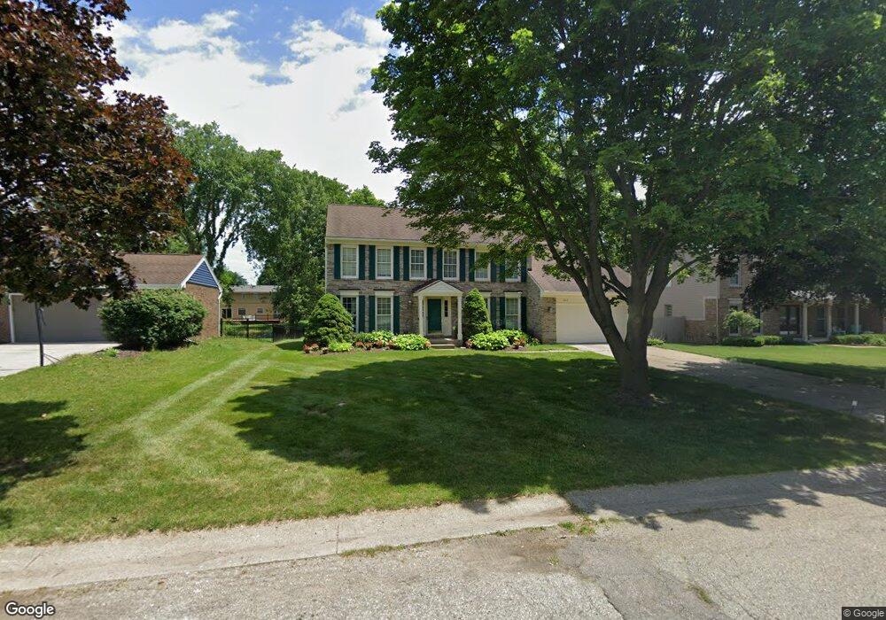 2217 Hidden Lake Dr, West Bloomfield, MI 48324 - photo 1