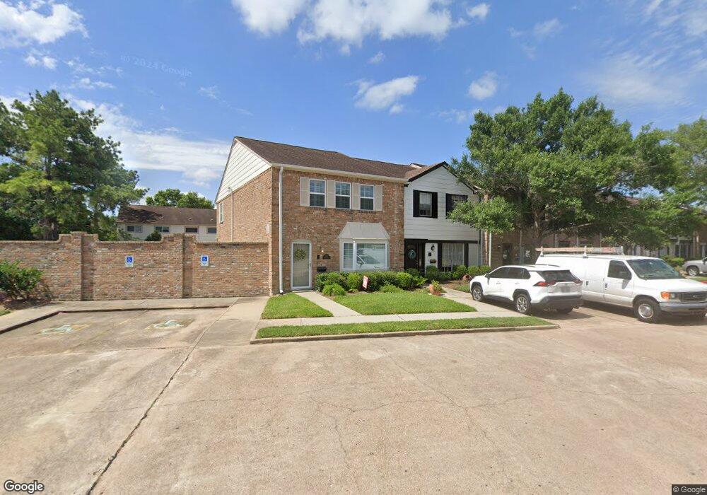 1368 Country Place Dr, Houston, TX 77079 - photo 1
