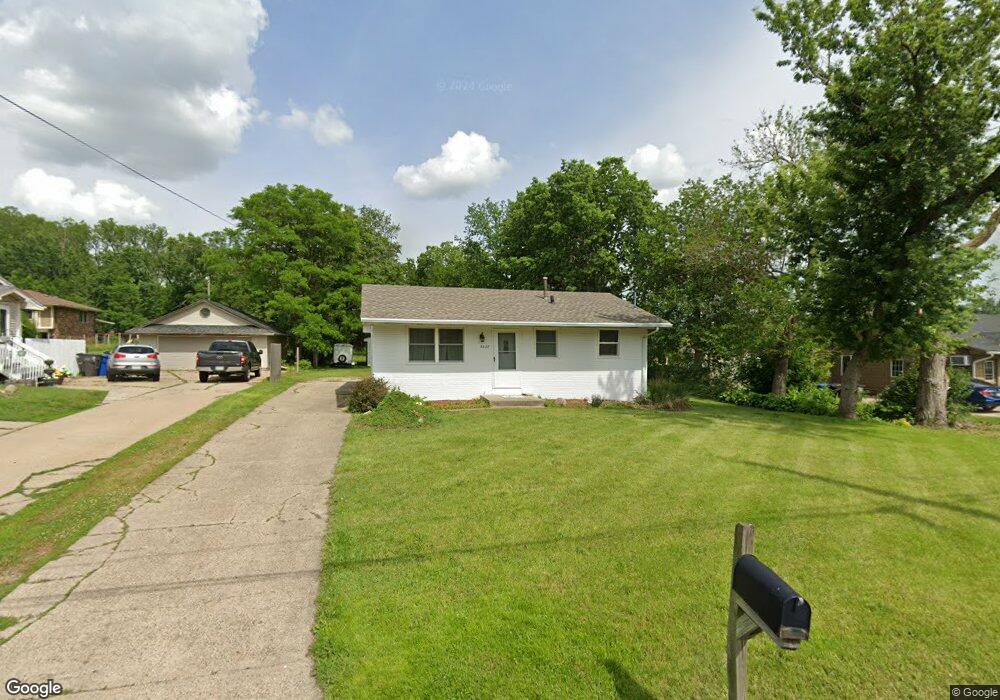 3827 E 27th St, Des Moines, IA 50317 - photo 1