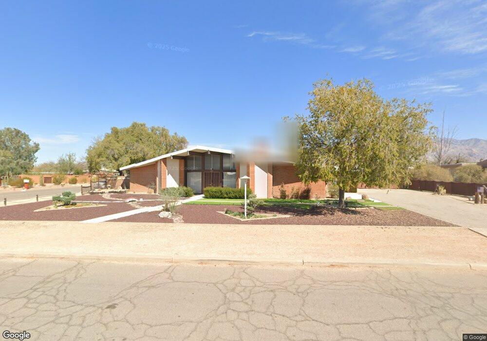 2201 E Lind Rd, Tucson, AZ 85719 - photo 1