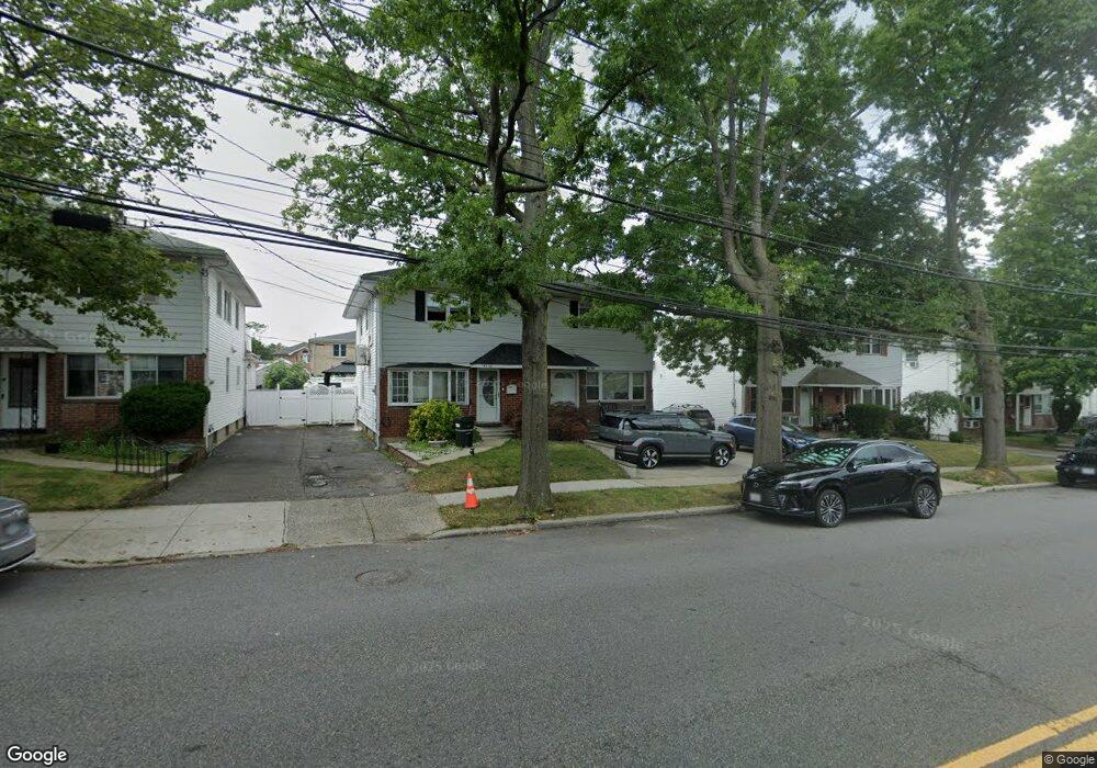 5750 Little Neck Pkwy, Little Neck, NY 11362 - photo 1