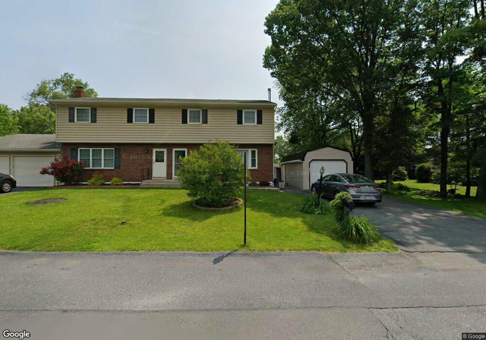 1176 Shadow Oaks Ln, Slatington, PA 18080 - photo 1