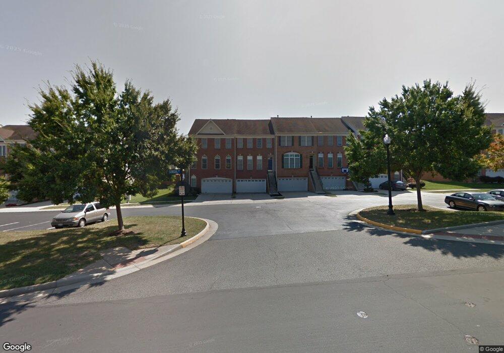 42941 Shelbourne Square, Chantilly, VA 20152 - photo 1