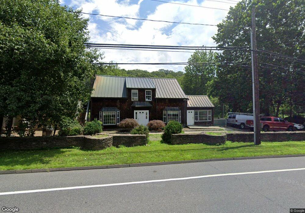 632 Danbury Rd unit 1 FL, Wilton, CT 06897 - photo 1