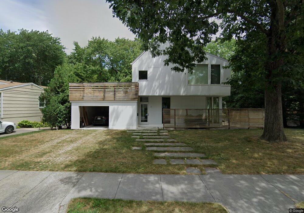 60 Botsford Rd, Chestnut Hill, MA 02467 - photo 1