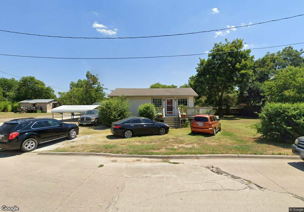 734 E Main St, Gainesville, TX 76240 - photo 1