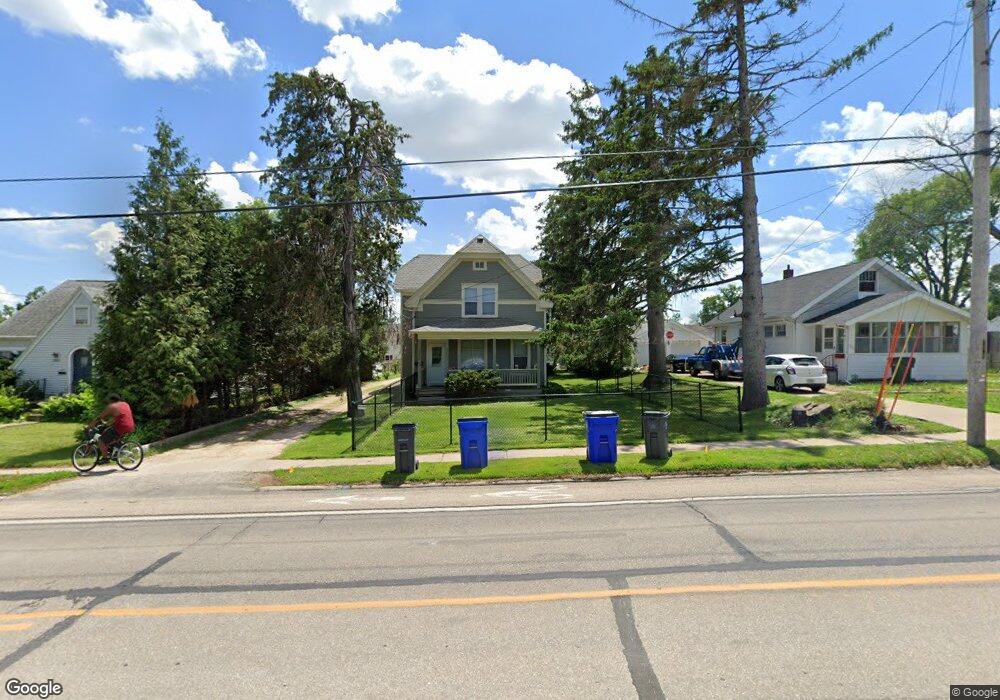 2015 Johnson Ave NW unit Upper, Cedar Rapids, IA 52405 - photo 1