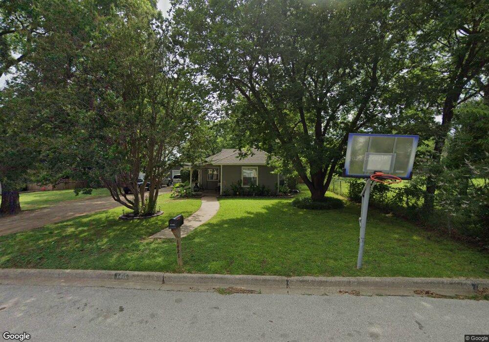 1421 Holt St, Ardmore, OK 73401 - photo 1