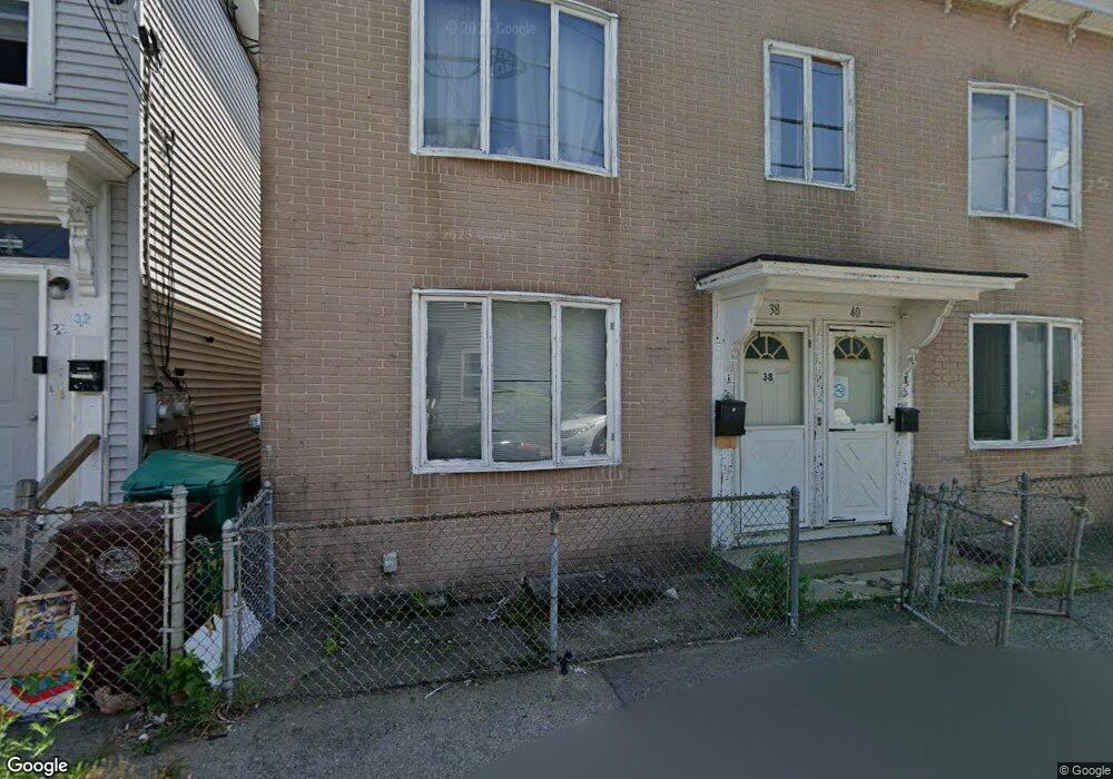 38 Swift St, Lowell, MA 01852 - photo 1
