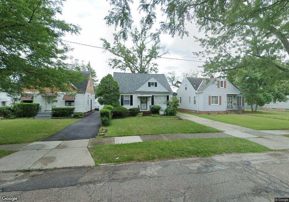 20900 Raymond St, Maple Heights, OH 44137 - photo 1