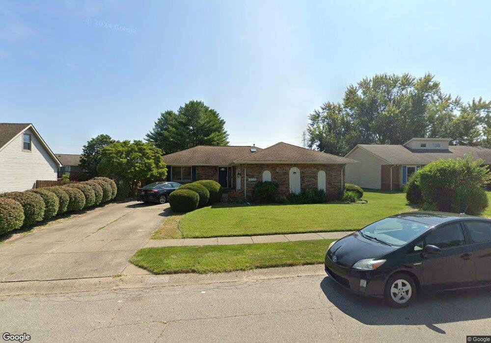 2913 Fox Pointe Dr, Columbus, IN 47203 - photo 1