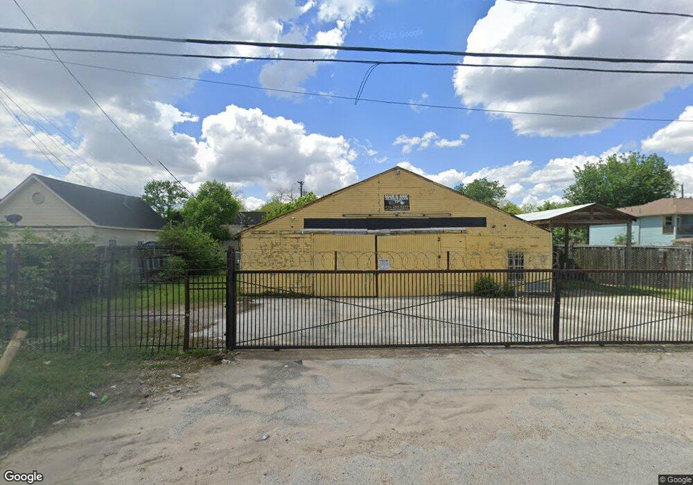 10327 Bauman Rd, Houston, TX 77076 - photo 1
