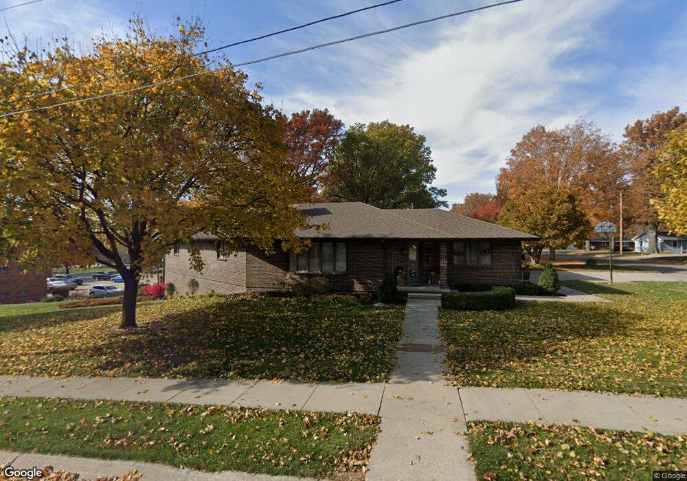 304 E Pioneer Ave, Shenandoah, IA 51601 - photo 1