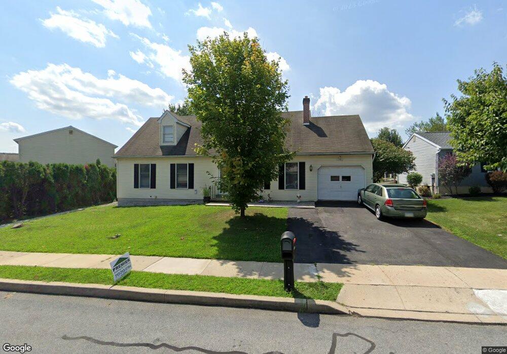 1304 Fredrick Blvd, Reading, PA 19605 - photo 1